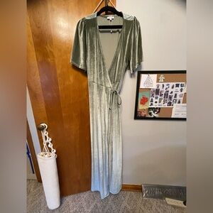 Baltic Born Women’s Meghan Wrap Velvet Dress 3XL in Sage